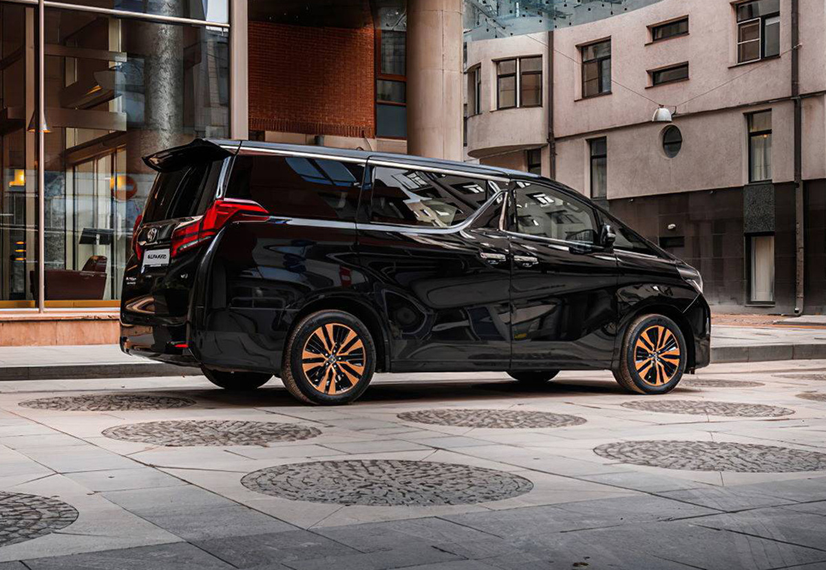 Toyota Alphard. Фото: Toyota