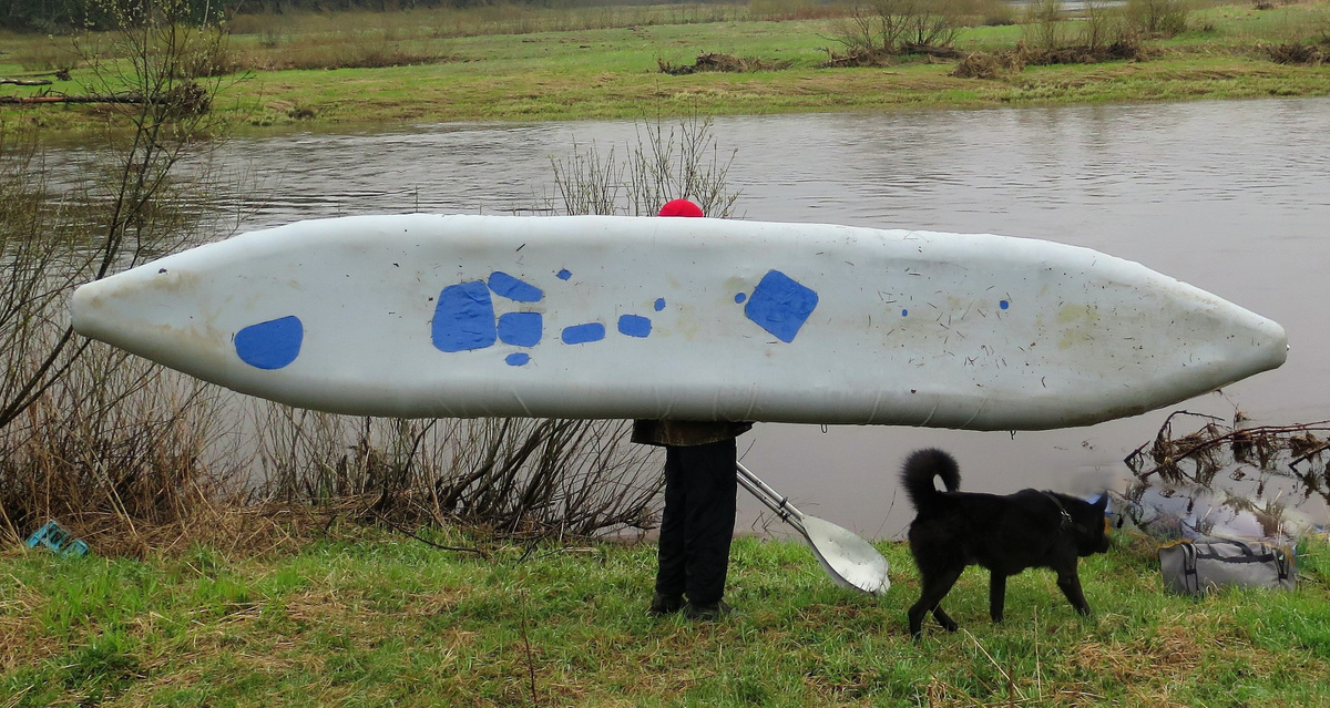 Металлические предметы, такие как консервные банки, не должны касаться дна!!!