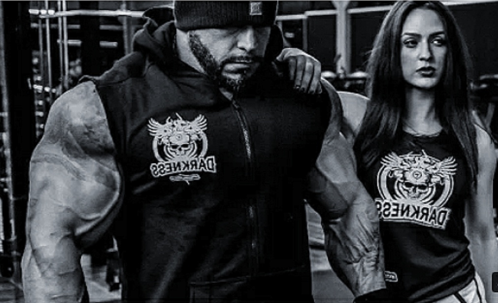 Мой отец терминатор, мама Сара Конор ... фото автора 😑