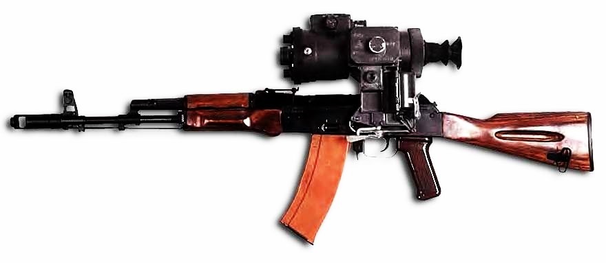 На вооружении имелись также автоматы с ночными прицелами, возможно, как этот АК-74 с прицелом 1ПН51