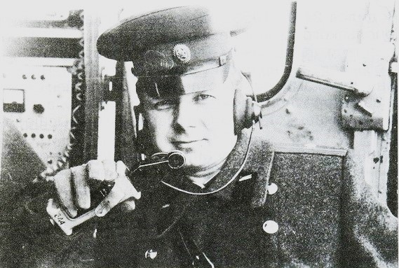 Савин Иван Алексеевич, полковник, командир 131 ОМСБР. Погиб в бою 1 января 1995 года. Посмертно присвоено звание Гароя России.