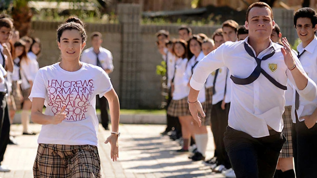 Кадр из сериала "В ожидании солнца" (прод. Алтан Дёнмез)