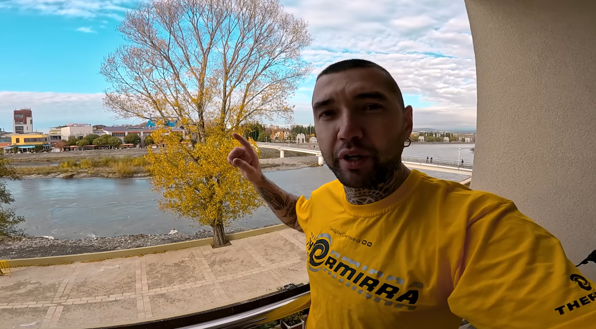 Направялемся в центр города. Дорога до богатых районов