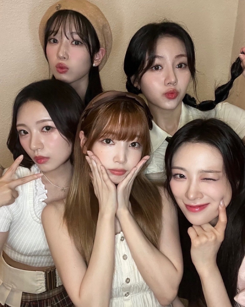    Rocket PunchСоцсети