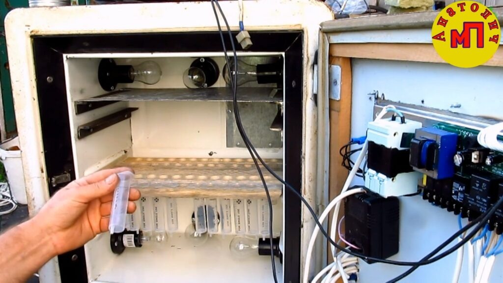 Переделанные шприцы под изолятор пчелиных маток.