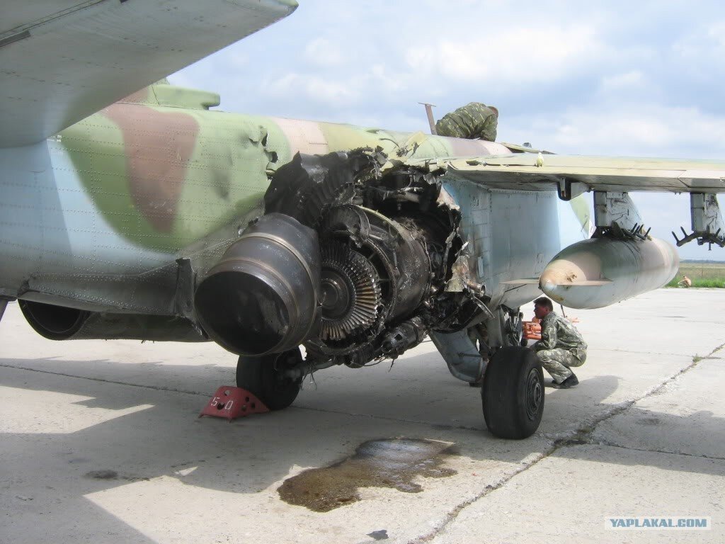 Су-25 поражён Иглой с общим весом БЧ 3,5 кг