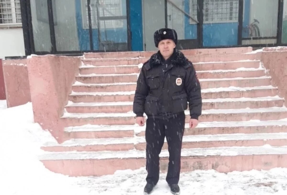    На Камчатке участковый спас 72-летнюю пенсионерку от пожара