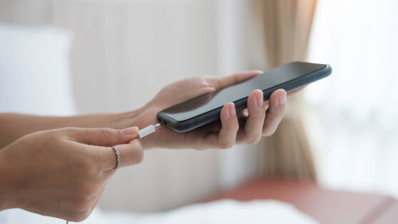    В Европе унифицировали зарядку для портативных гаджетов Андрей Галкин