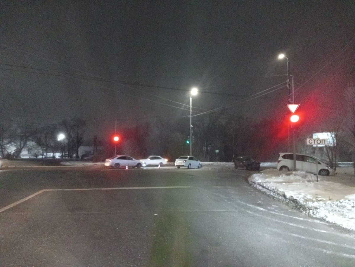    В Оренбурге в ДТП на Донгузской пострадал 50-летний водитель «Лады Гранты» Кристина Просвиркина