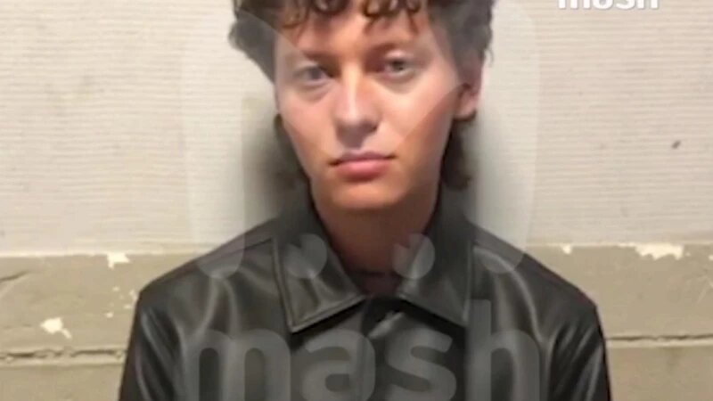     Певец Шарлот на допросе. Mash