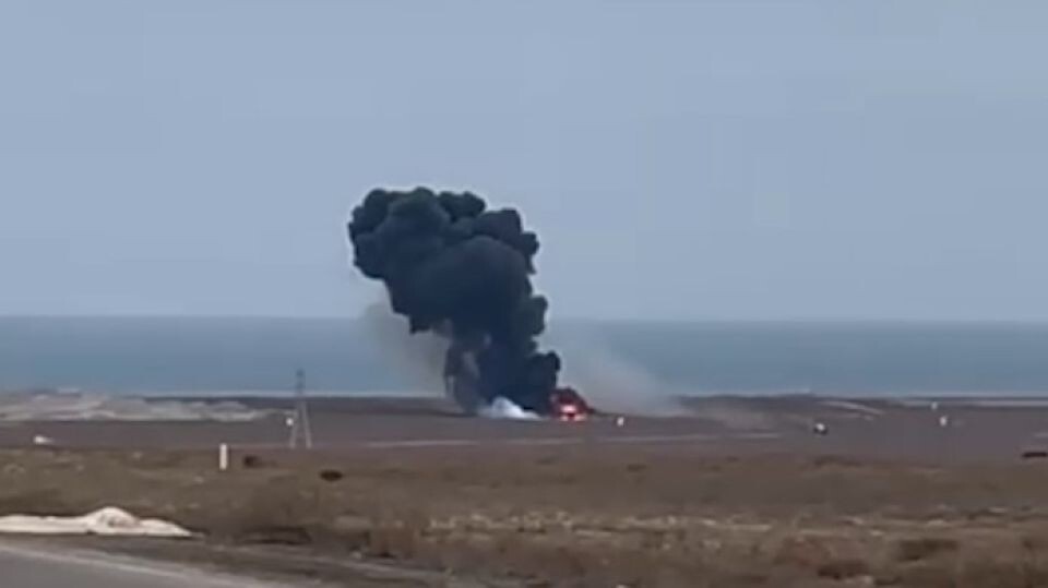    Крушение самолета Embraer 190 в Актау. Источник: Скрин с видео