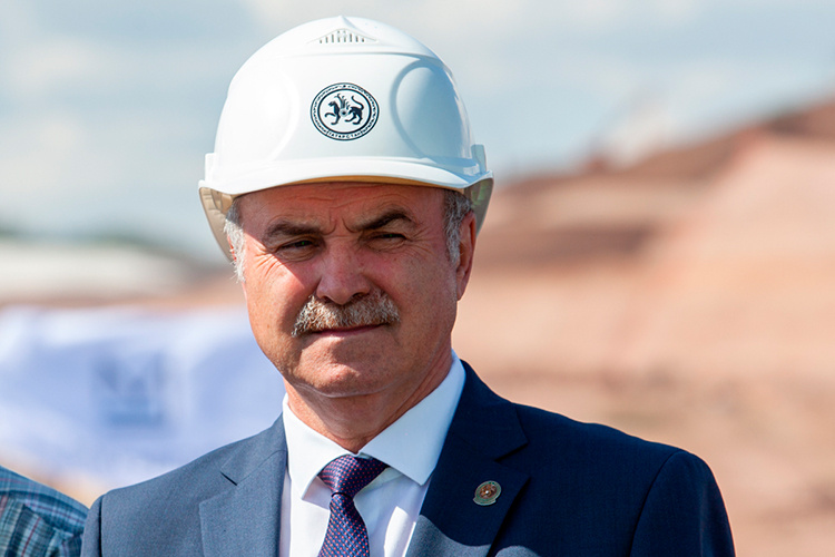    Как сообщают источники «БИЗНЕС Online», Фарит Ханифов, возглавляющий министерство транспорта с 2020 года, может перейти на работу в другую структуру.   
Фото: «БИЗНЕС Online»