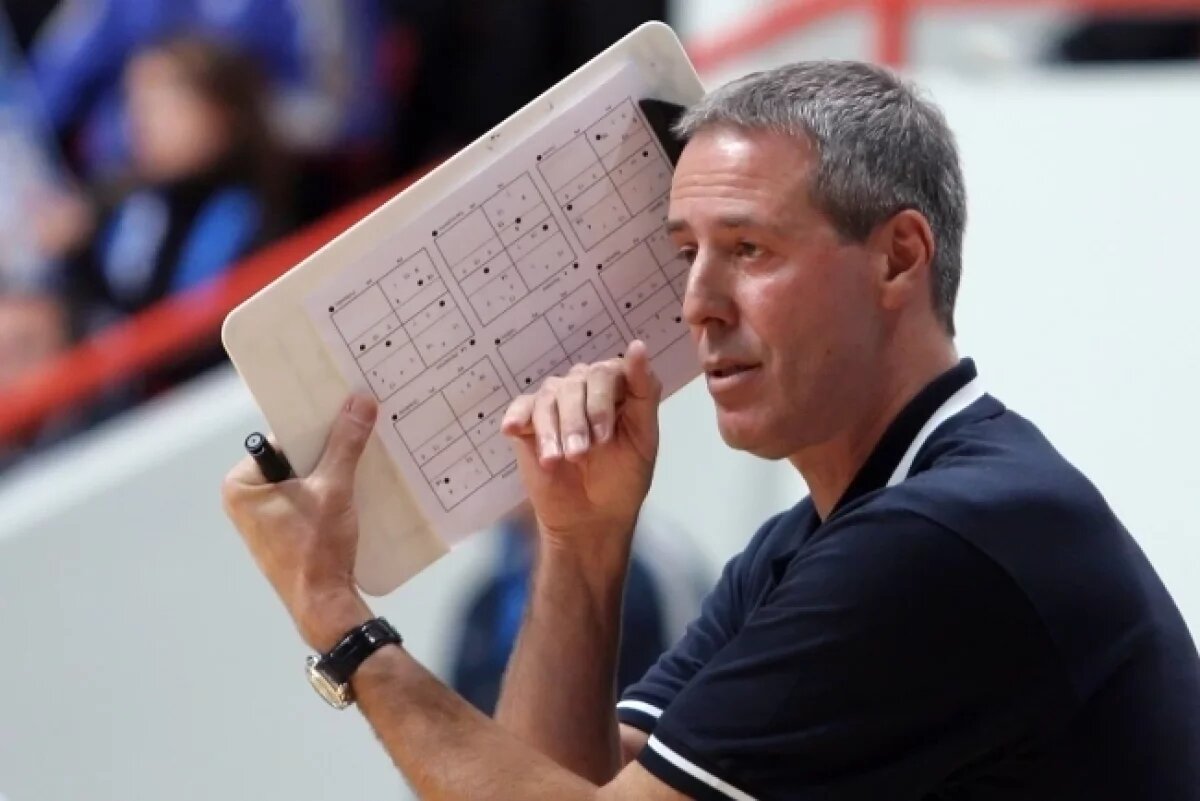    Экс-главный тренер сборной РФ по волейболу Баньоли умер на 72-м году жизни