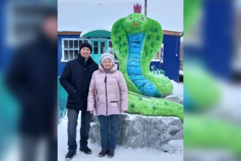    Змея сменила дракона: Семья Акуловых из Кувандыкского округа слепила из снега символ года Марина Шарт