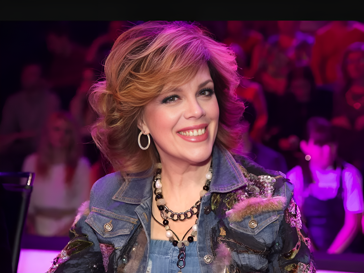 Любовь Казарновская — советская и российская оперная и камерная певица.