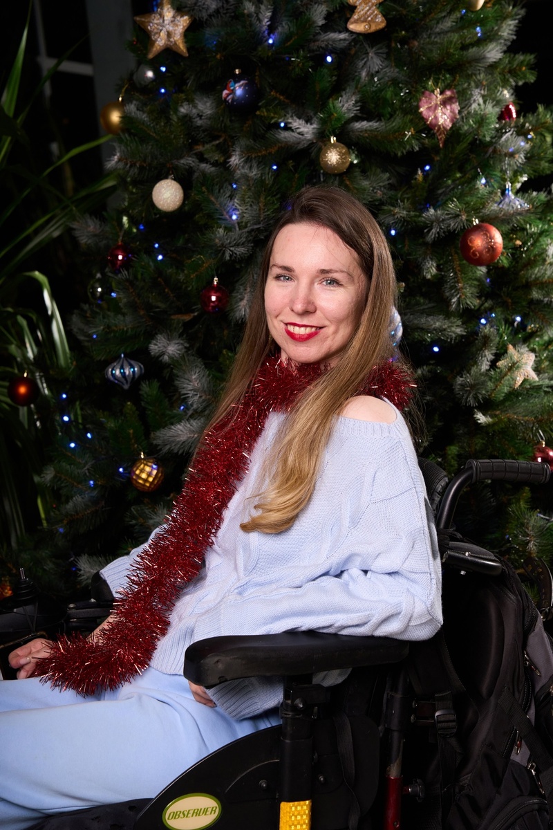 У новогодней ёлки