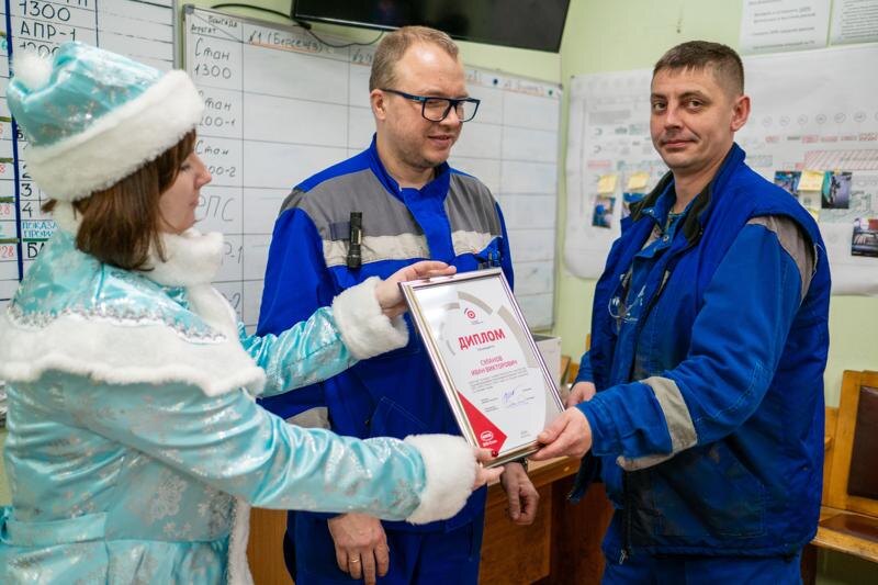    Фото: пресс-служба "ВИЗ-Стали". Лучшие из лучших получили дипломы и денежные премии