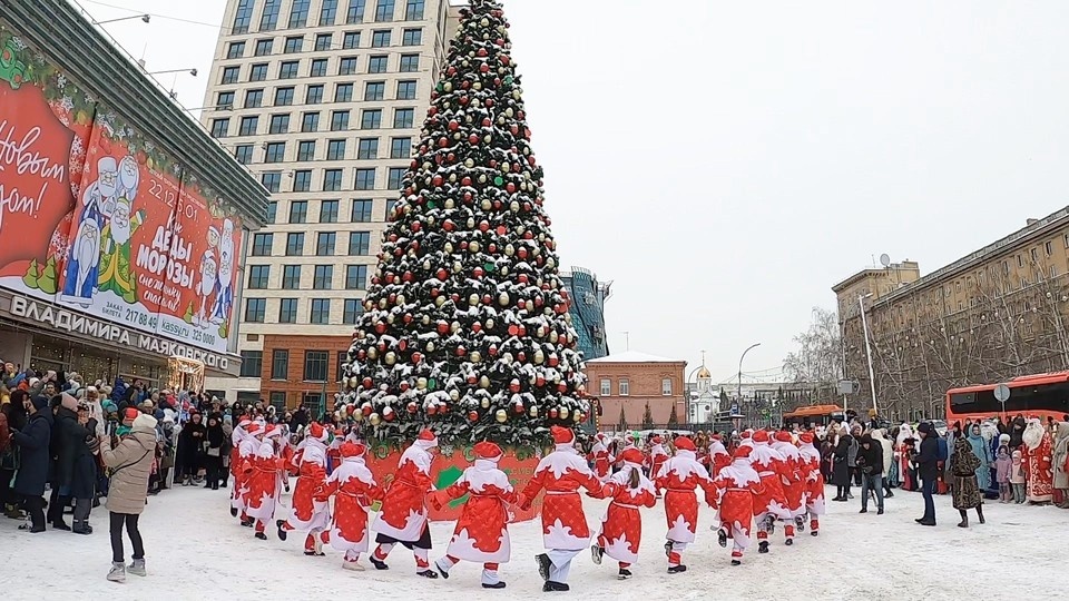    В Новосибирске проведут новогодние дискотеки с хороводами Никита МАНЬКО