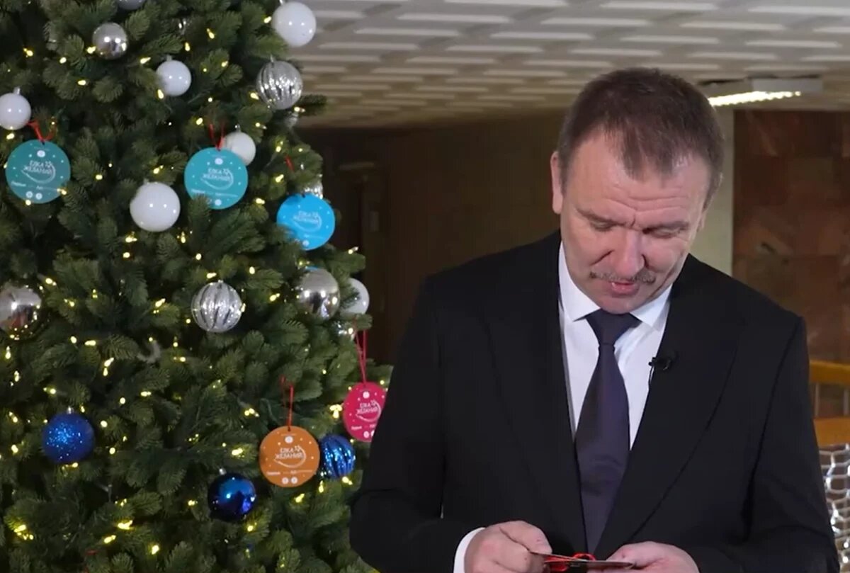    Глава хабаровского минздрава подарит Новый год Мухаммаду и Надежде