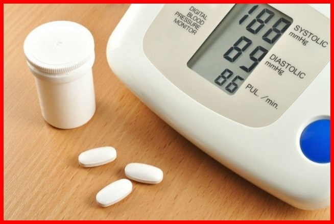 Тонометр и таблетки стали для мамы Вали верными спутниками, которые помогали, но не спасли от инсульта