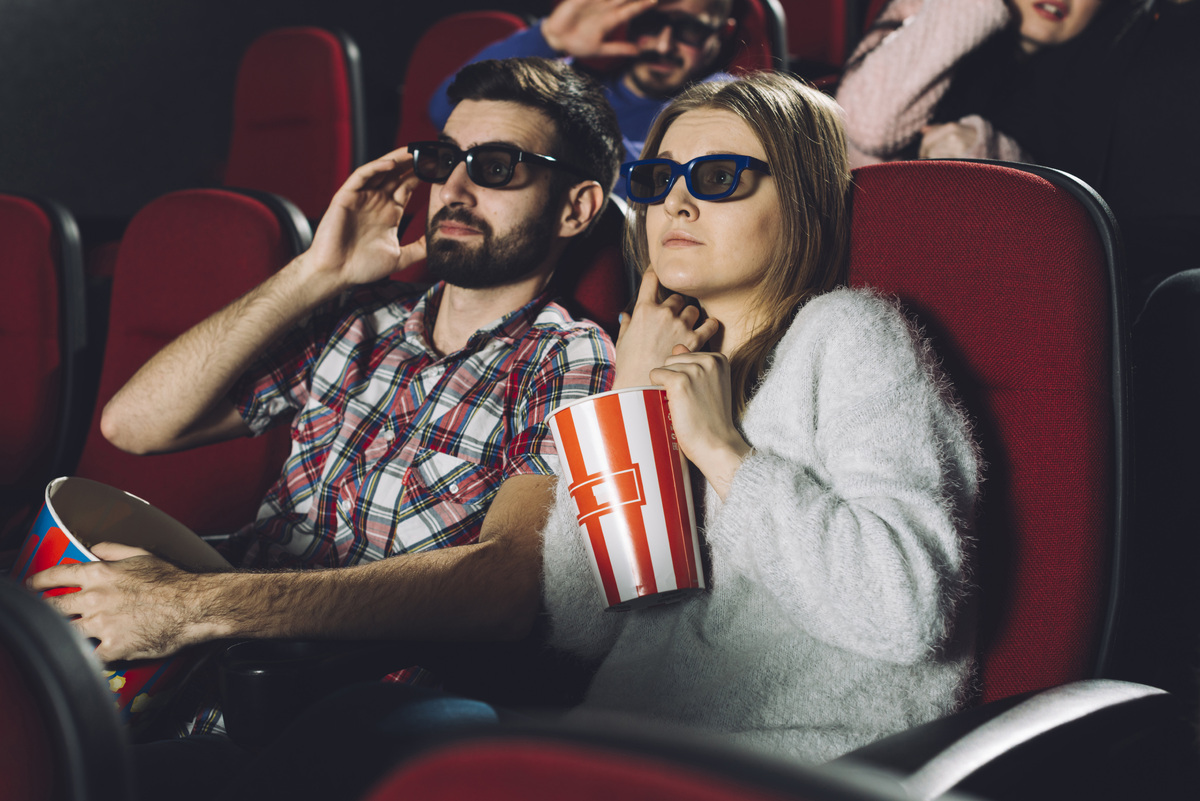     Как фильмы помогают с отношениями: какие жанры смотреть на первом свидании
