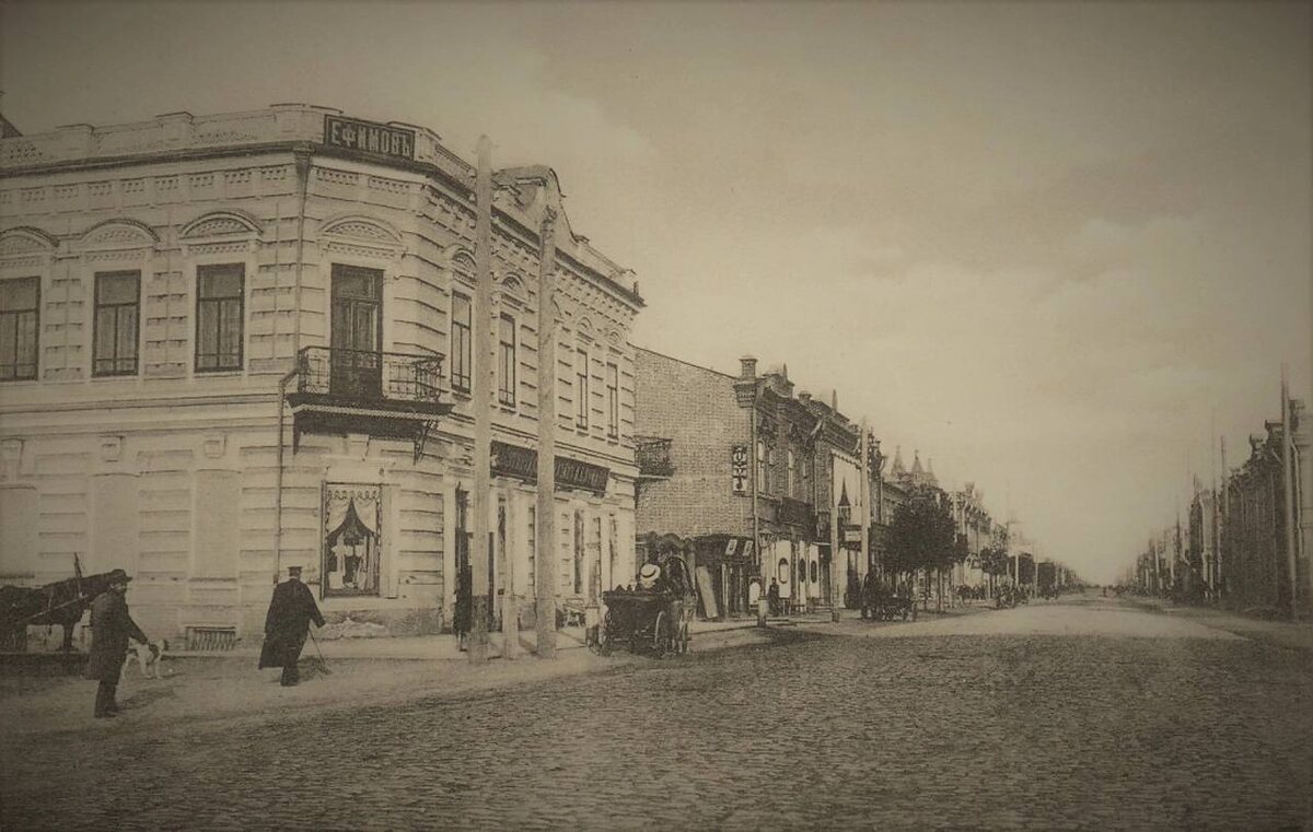 Угол Царской (Республики) и Подаруевской (Семакова). 1909-1910 годы. Источник: ТЮМЕНЬ до НАШЕЙ ЭРЫ