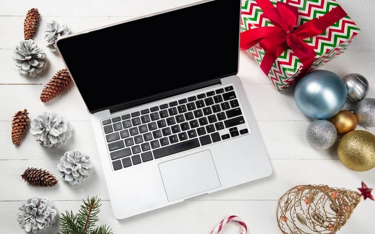    Липчан предупредили об опасных новогодних открытках от мошенников Freepik