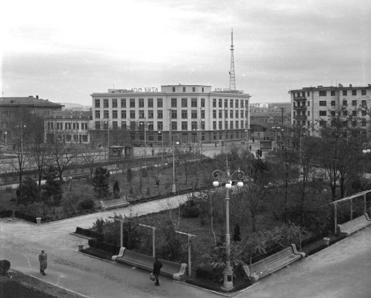 Симферополь. Сквер им. Тренева 1960 г. Источник: https://crimea-news.com/society/2023/10/03/1200766.html