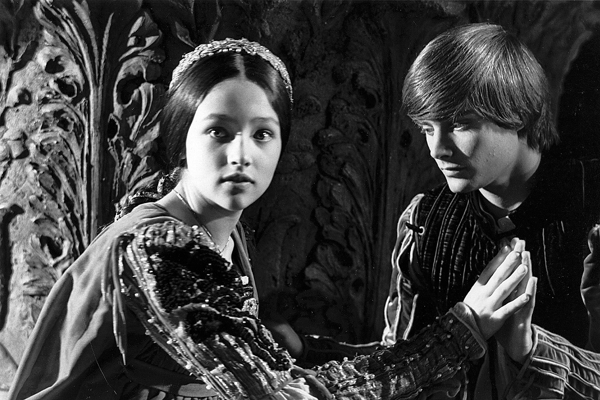 Larry Ellis / Express / Getty Images📷Оливия Хасси и Леонард Уайтинг, кадр из фильма «Ромео и Джульетта», 1967 год