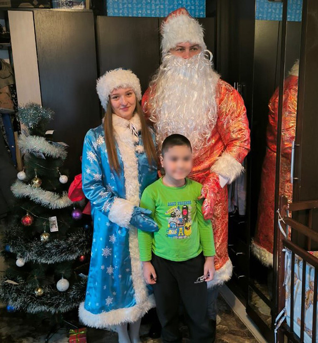 Россельхознадзор в Тверской области снял с елки шесть шаров и исполнил детские мечты