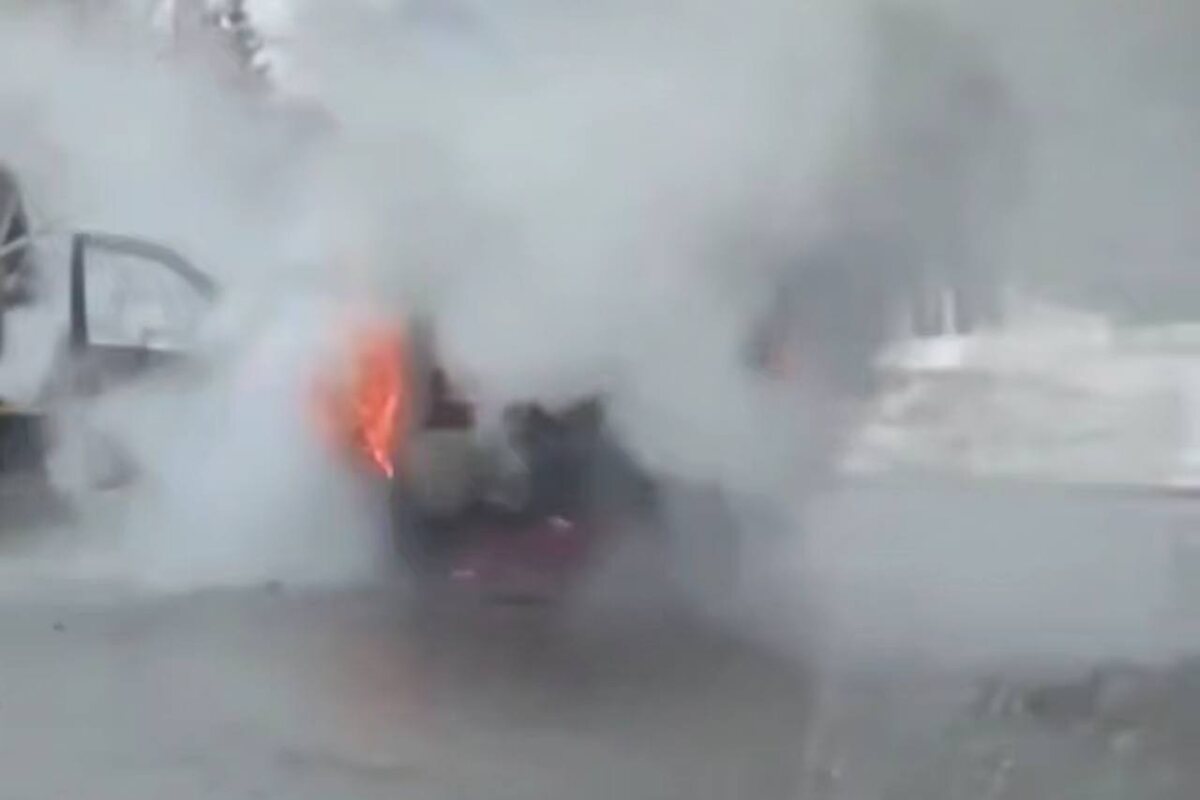    В Оренбурге загорелся автомобиль на улице Терешковой