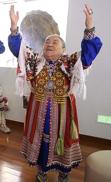    88 лет исполнилось прославленной хантыйской поэтессе, всеми любимой Марии Кузьминичне Вагатовой (Волдиной)