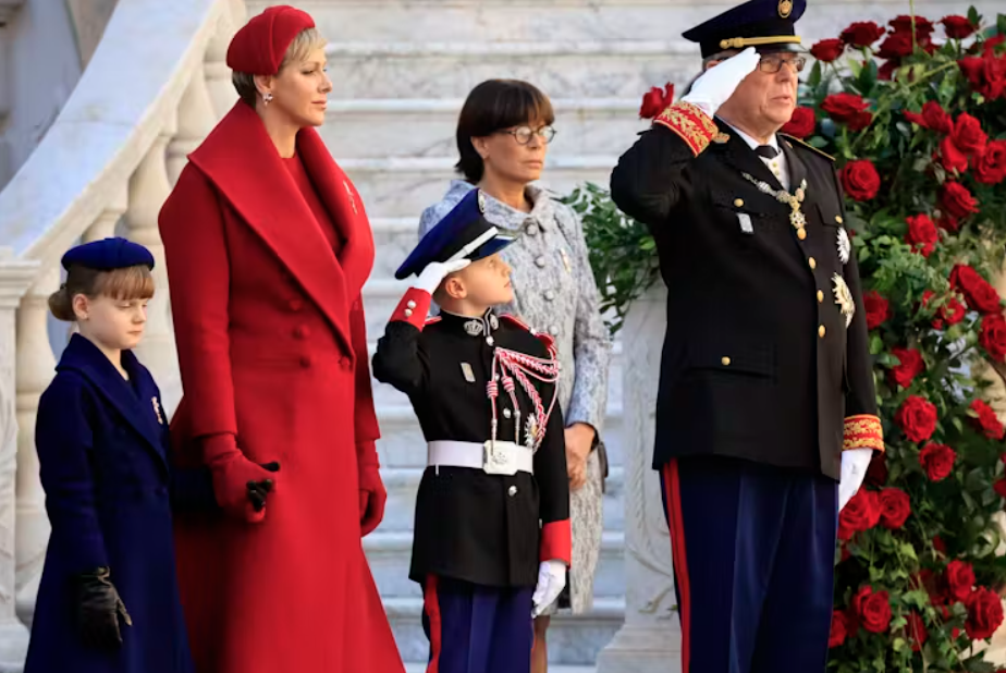 Члены королевской семьи Монако отмечают национальный праздник в 2023 году.