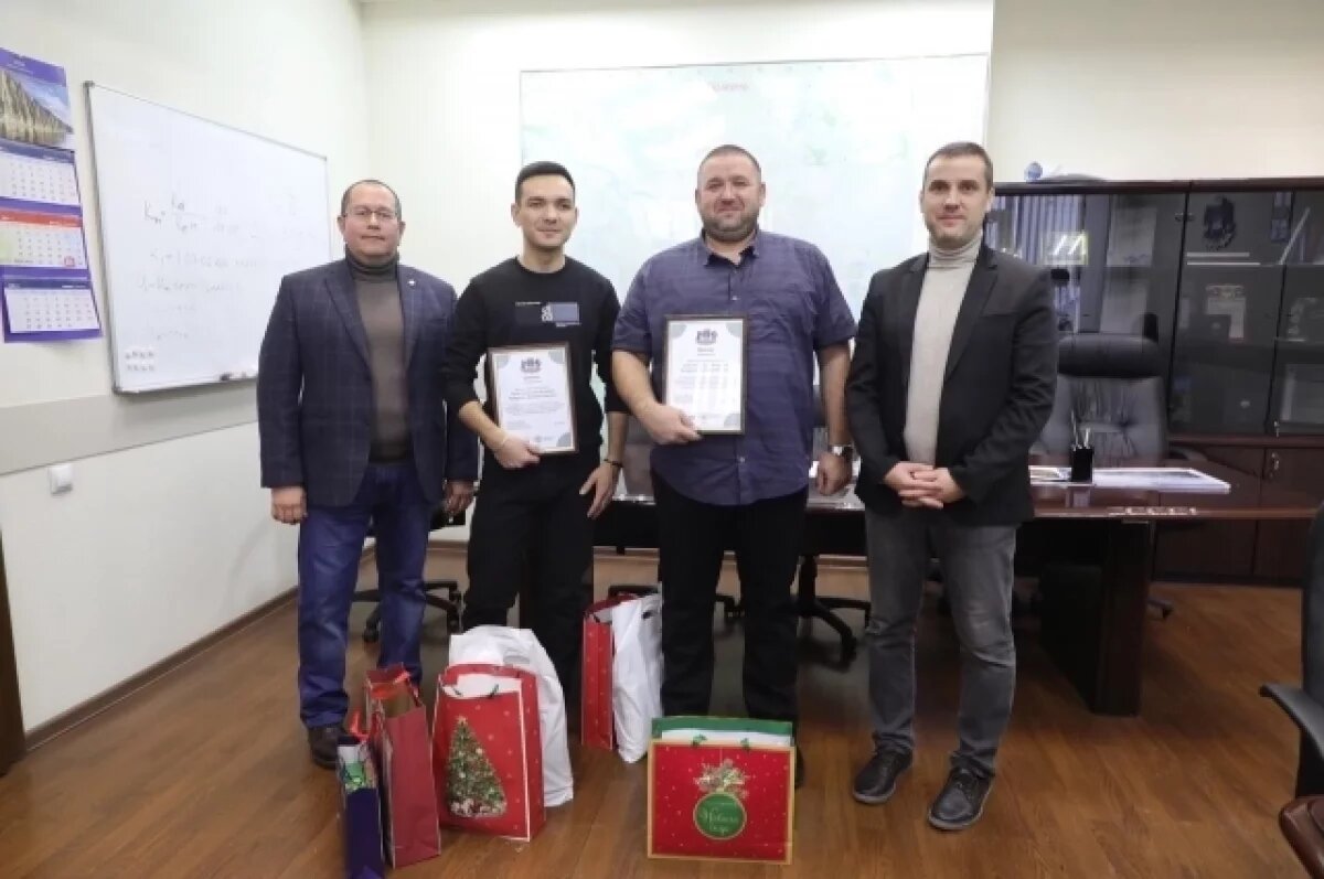    В Тюмени наградили водителей за лучший новогодний автобус