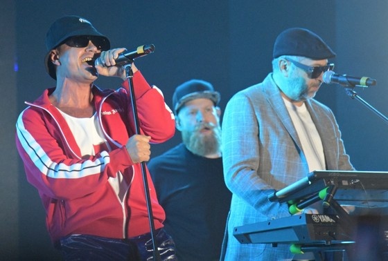    Участники группы «Дискотека Авария» Алексей Серов (слева) и Алексей Рыжов