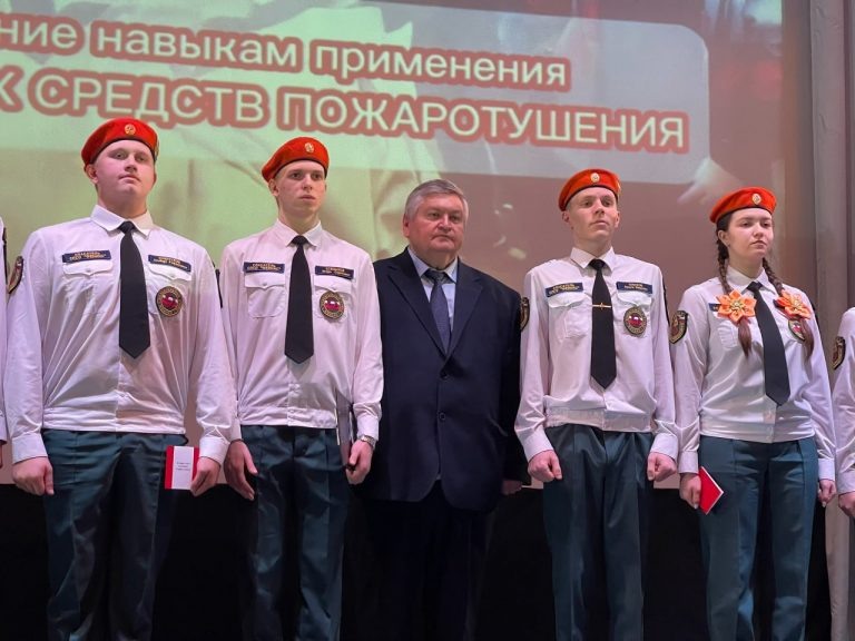    В Оренбурге наградили спасателей разных возрастов Антон Пичурин