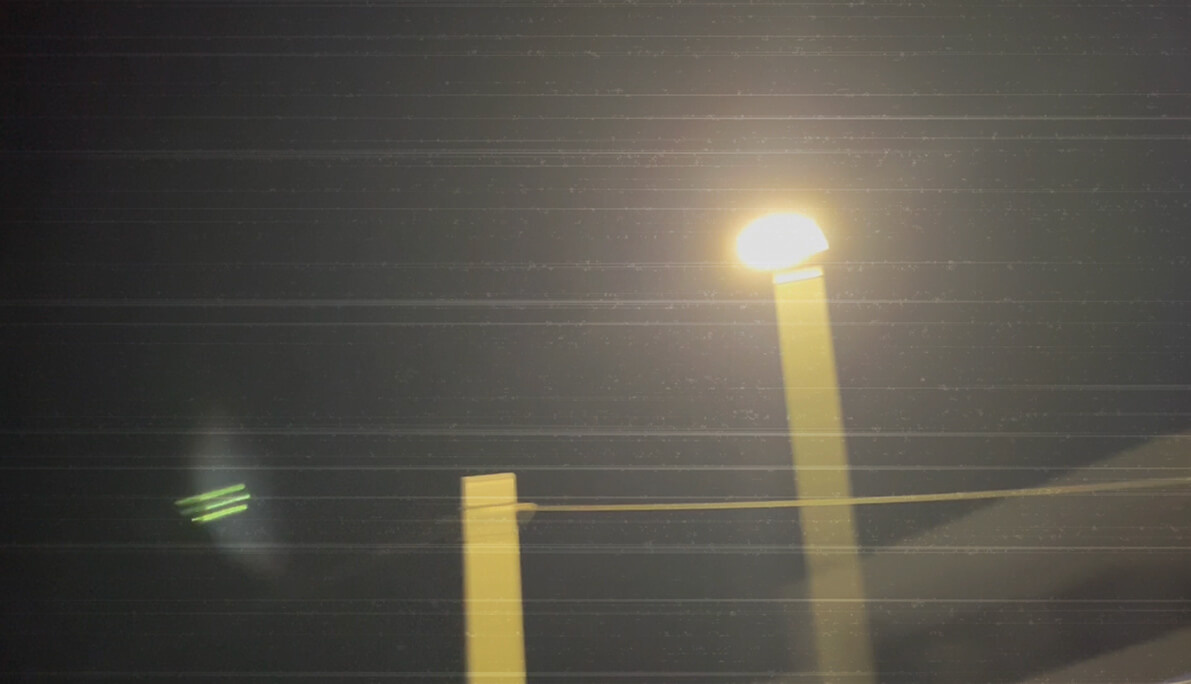 Два неизвестных летающих объекта в небе над Римом. | @octagon.media, 2024