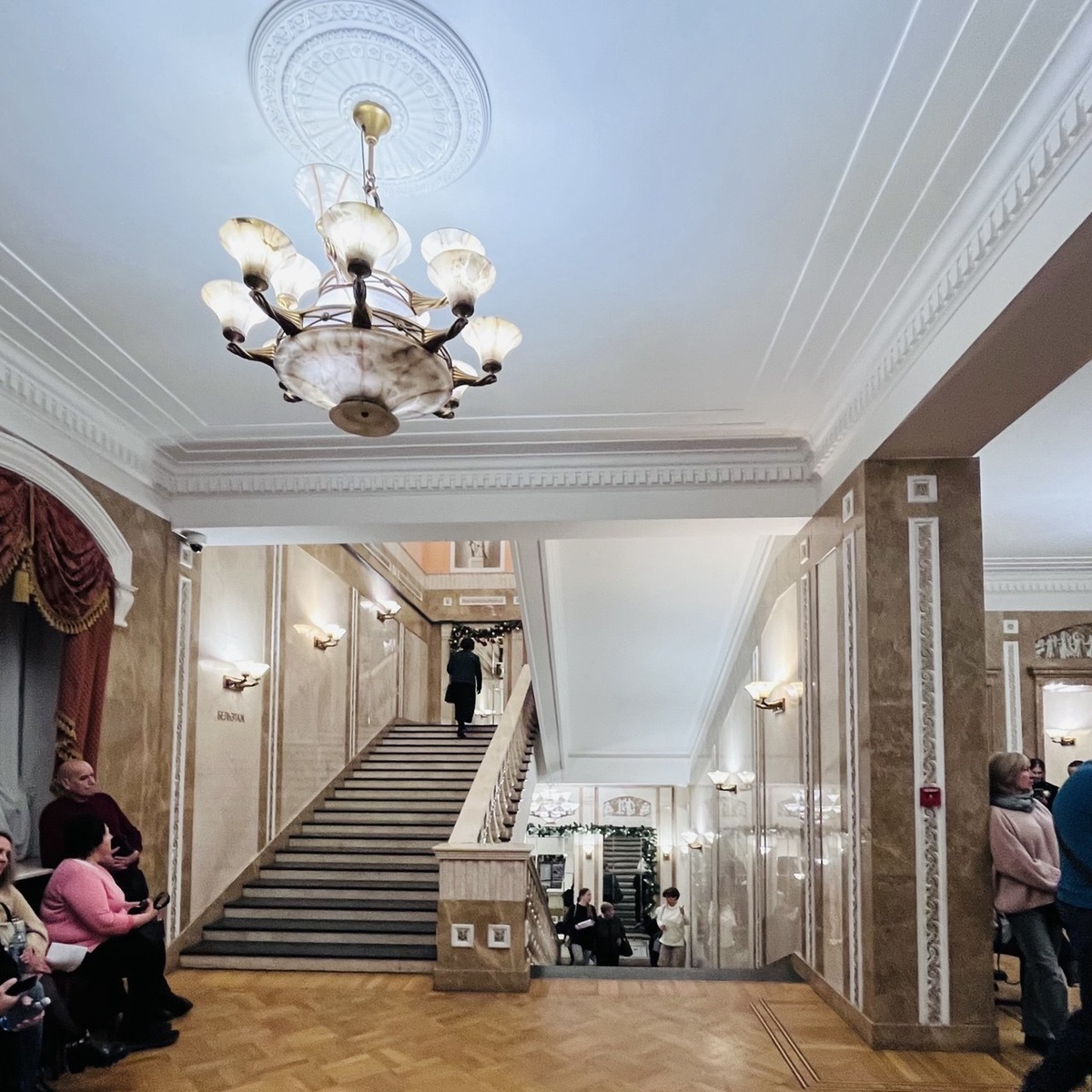 Лестница на 2-м этаже