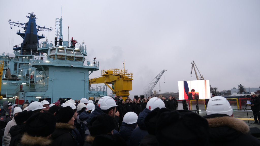 Церемония поднятия государственного флага на атомном ледоколе "Якутия" / Фото: "Объединенная судостроительная корпорация"  📷
