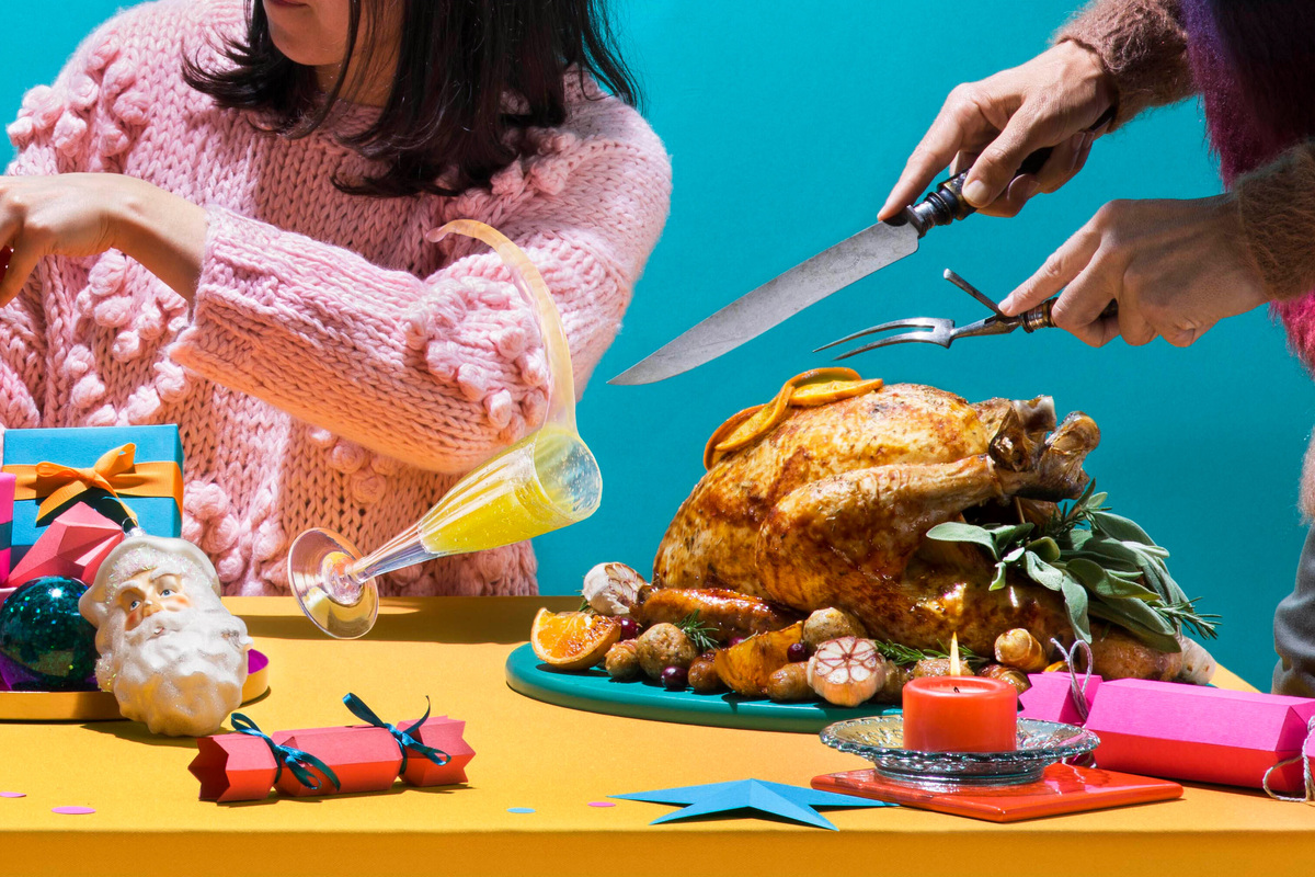     Как не рассориться с родственниками в новогодние праздники во время семейных застолий