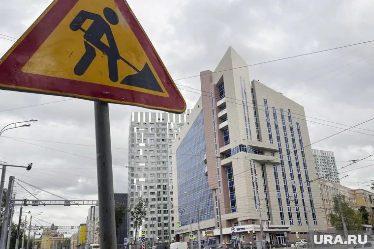 Бизнес-центр, расположенный на Куйбышева, 50, получит наименование «Гулливер»
Фото: Сергей Русанов © URA.RU