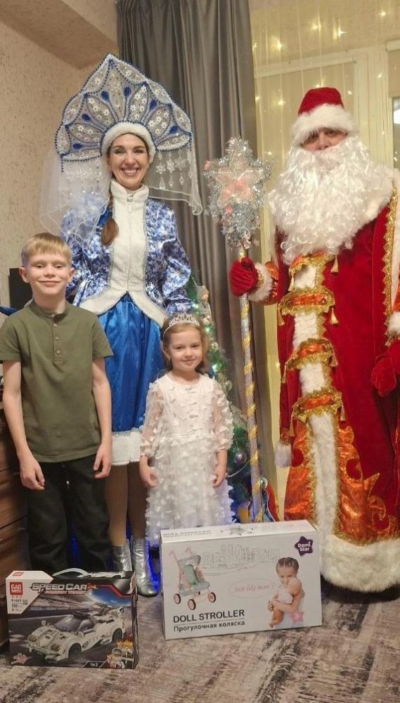    Пожарные Пойковского каждый год превращаются в волшебников для особенных детей