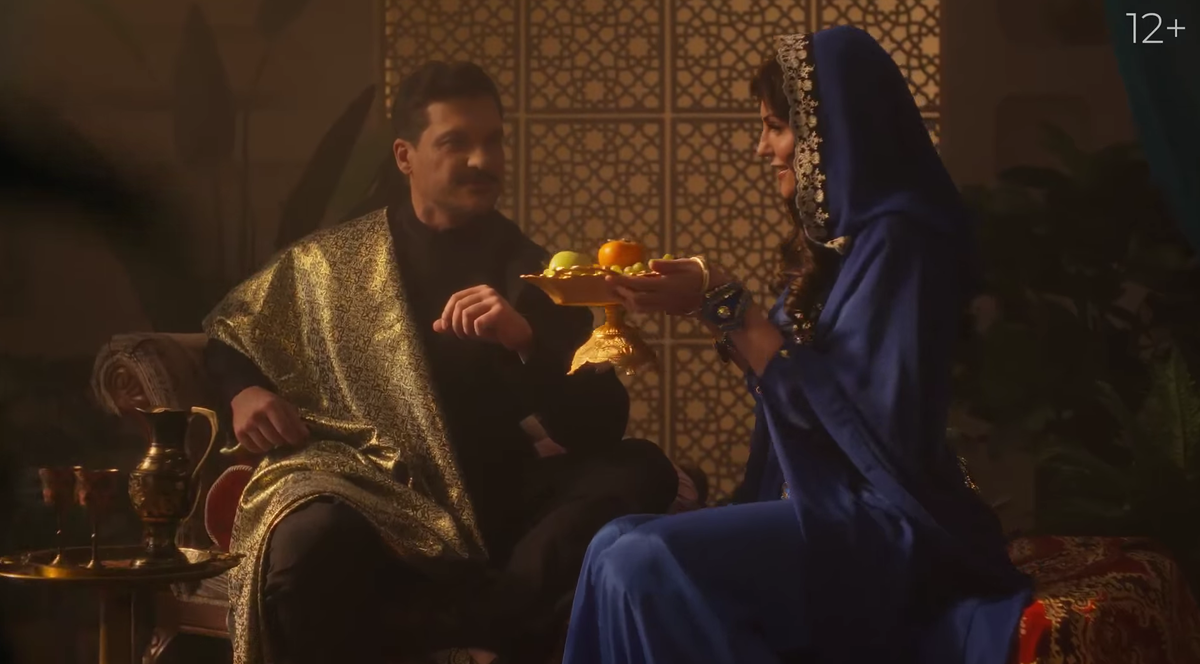 Кадр из клипа группы Фабрика "Любовь-карусель".