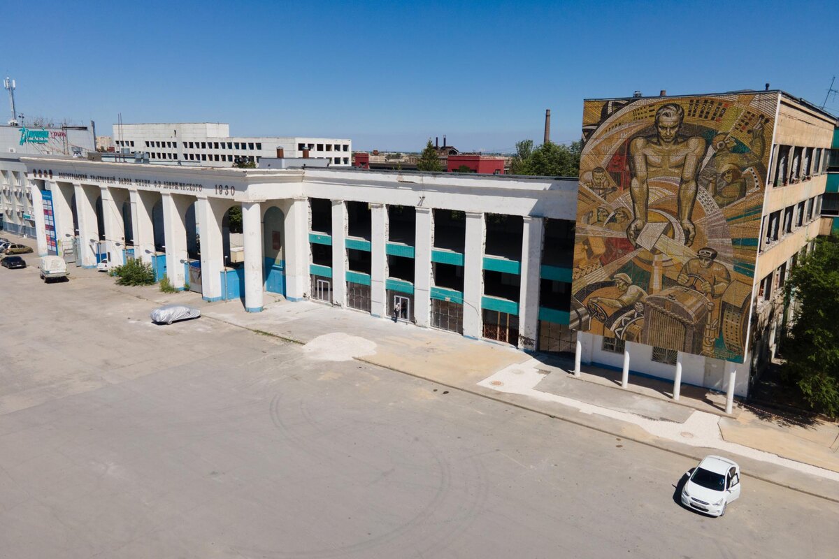 Вид заводоуправления Тракторного завода с высоты птичьего полёта. Фото Александр Куликов, официальный сайт бизнес-парка «Zavod 15/30».