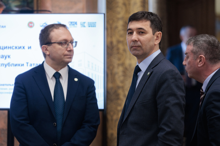    По словам Айрата Валиева, интеграция образовательных программ вузов позволит создать единую систему подготовки кадров для сельского хозяйства и ветеринарии.   
Фото: «БИЗНЕС Online»