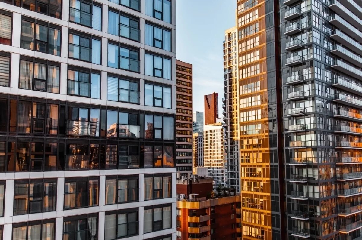    Квартиру брать будете?