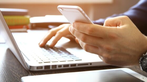    Минцифры заявило, что в России останутся услуги связи с IP-телефонией Роман Захаров