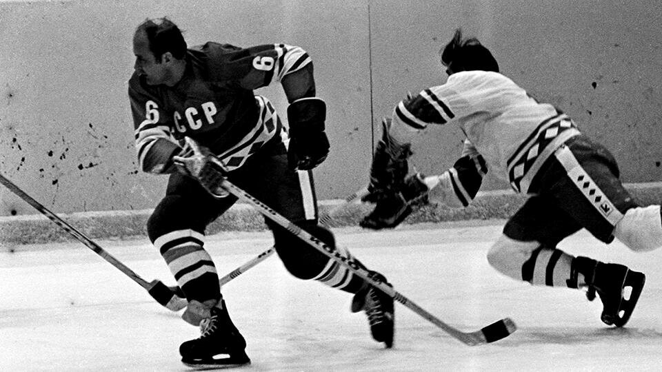     Четырехкратный чемпион СССР по хоккею Кузьмин умер в возрасте 83 лет ТАСС/Кавашкин Борис, Христофоров Вале