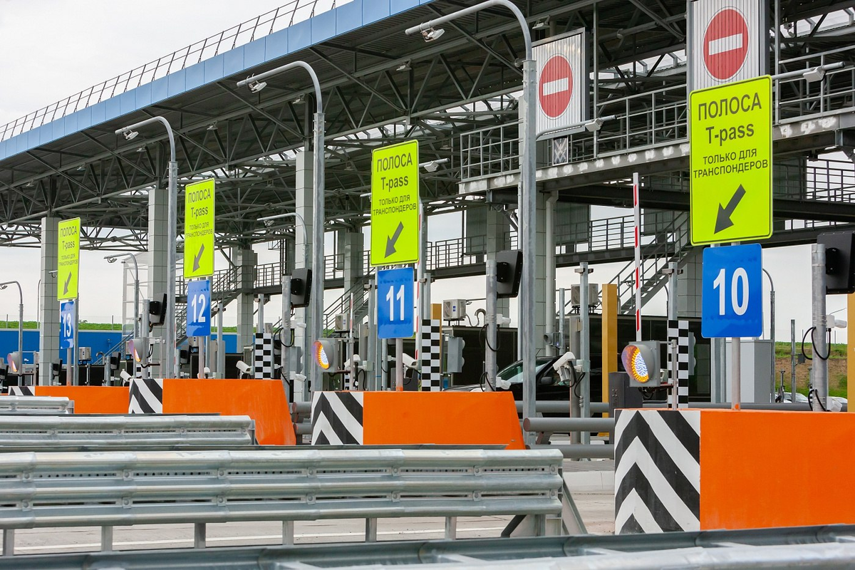 Бесплатный проезд по платным трассам - только для владельцев электромобилей российского производства.