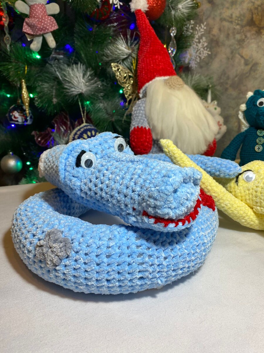 Мои удавы (плючевая пряжа)